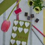 halbachblog DIY-Idee: Karten basteln zum Valentinstag mit aufgenähten Papierherzen