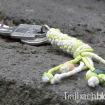 DIY-Idee halbachblog: lässiger Schlüsselanhänger aus matter Polyesterkordel in Baumwolloptik