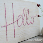 DIY-Idee halbachblog: Schriftzug mit Kordel auf Holz sticken