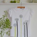 DIY-Idee halbachblog: Kinder-T-Shirt selbst gestalten mit Applikation aus Bändern, Stoffen, Zierstichen und Perlen