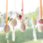 Osterdeko: Mini-Blumenampeln aus Eiern